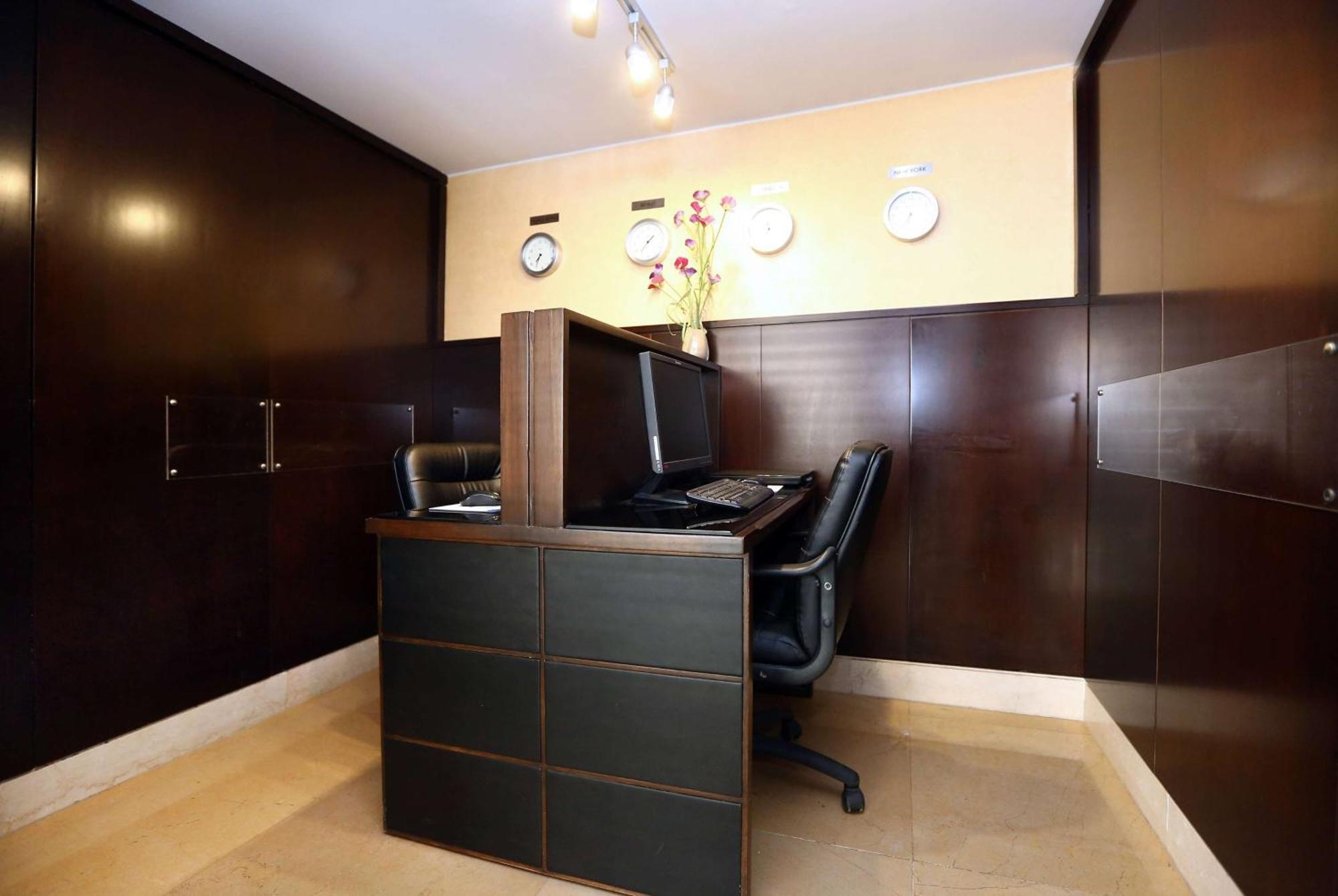 Ramada Plaza By Wyndham Beirut Raouche Hotel Екстериор снимка