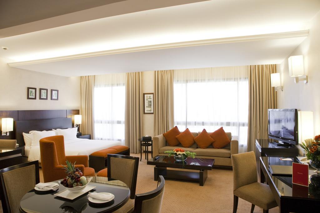 Ramada Plaza By Wyndham Beirut Raouche Hotel Стая снимка