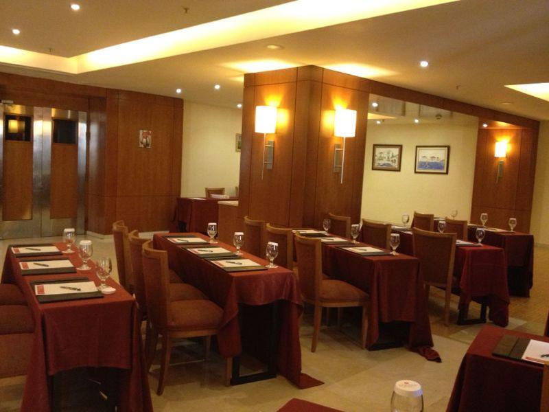 Ramada Plaza By Wyndham Beirut Raouche Hotel Екстериор снимка